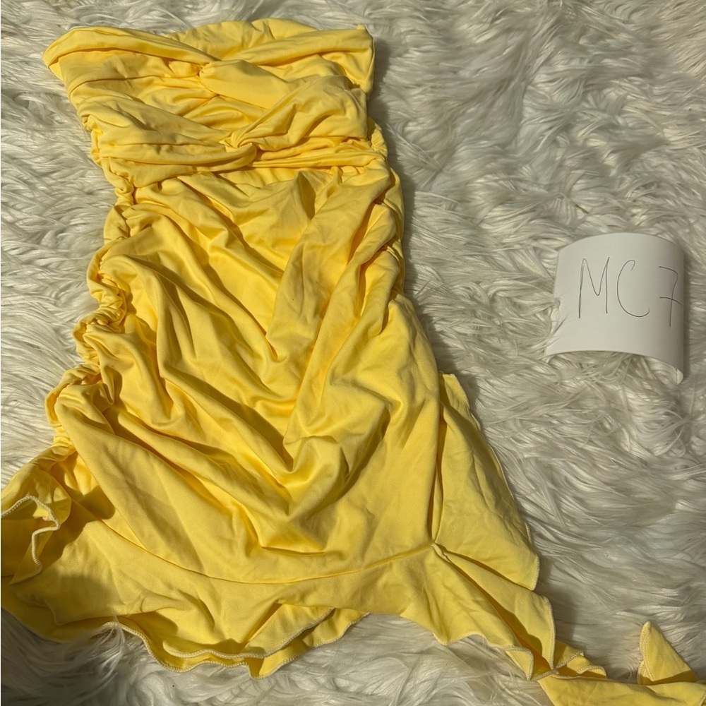 Elegant Yellow Ruched Dress size XS/S more like XS MC7-11 - Picture 5 of 7